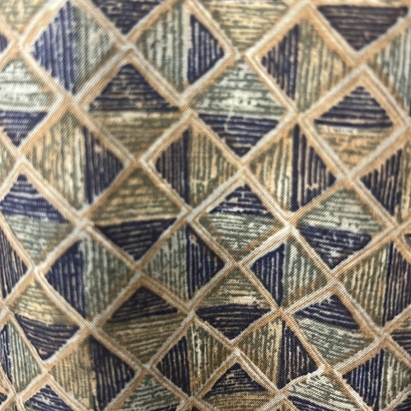 Tori Richard Short Sleeve Shirt. Gold/Blue Geometric Print. Size XL - Picture 3 of 5